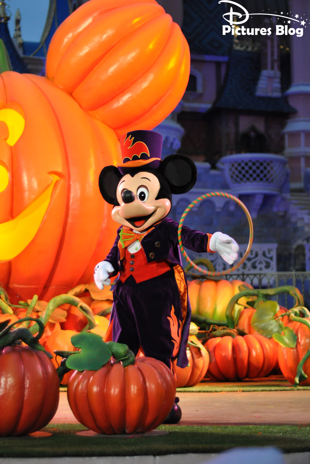 halloween - [Le Théâtre du Château] Mickey et sa Surprise-Partie d'Halloween (1er-31 octobre 2011) - Page 3 Mod_article14757281_25
