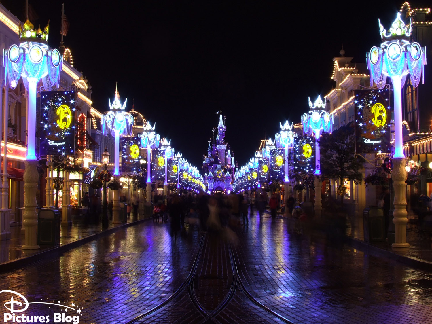 Vos photos nocturnes de Disneyland Paris - Page 5 Mod_article23888578_31