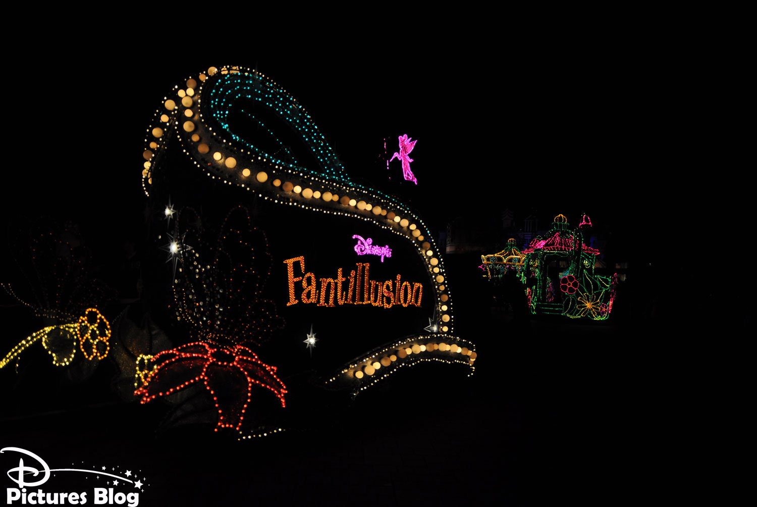 Vos photos nocturnes de Disneyland Paris - Page 5 Mod_article25022336_19