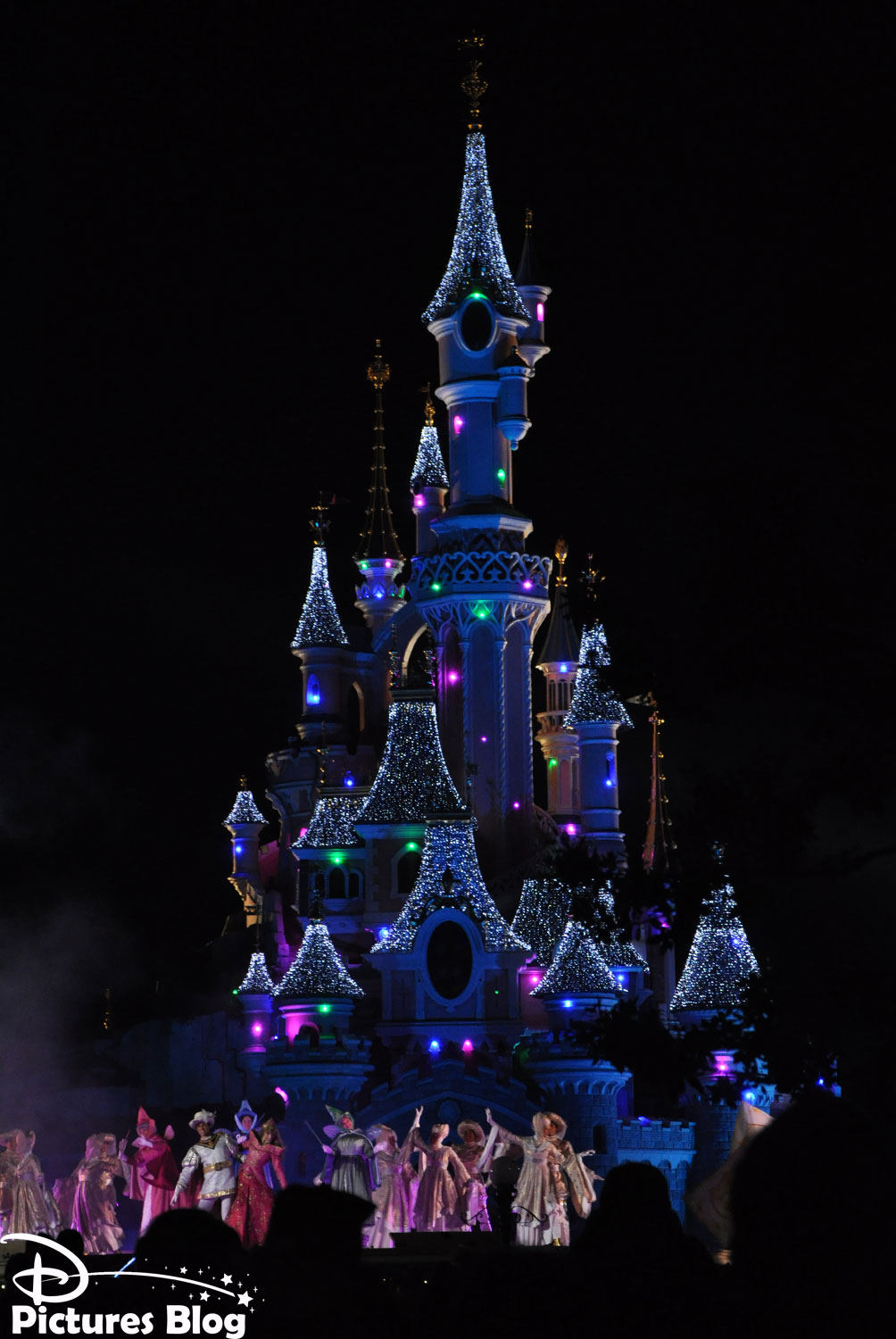 Vos photos nocturnes de Disneyland Paris - Page 5 Mod_article25022336_47