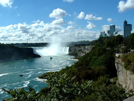 Canada:Niagara Falls,les chûtes du Niagara,les voir ou les approcher....