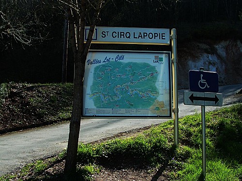 La vallée du Lot . Une sortie à  Saint Cirq-Lapopie 